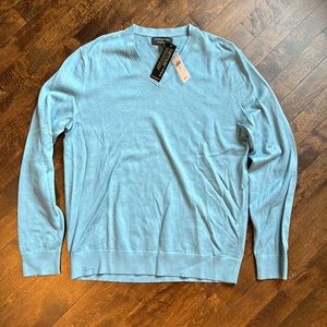 Size M Banana Republic Premium Luxe Yarn V neck sweater